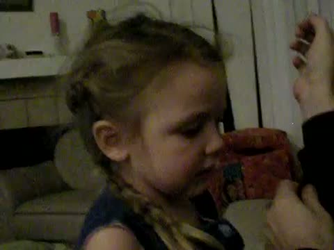 Watch Girl doesn't want to turn black Video