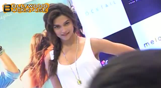 Watch Ranbir Kapoor Jhumma CHUMMA with Deepika Padukone Video