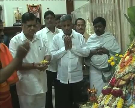 Watch Karnataka temples pray for rain on govt order Video
