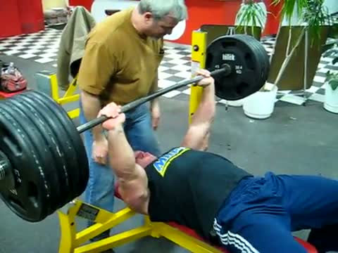 Watch Derek Poundstone 500 lb Bench Press for reps Video