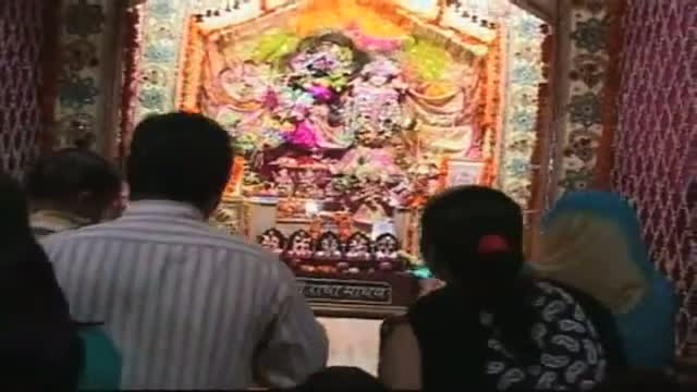 Watch Ramdev's fast enters day 2, more crowd expected Video