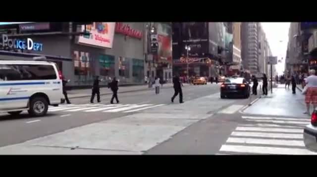 Watch Raw Video - Moments Before Police Kill Armed Man Video