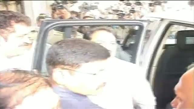 Watch Generous Modi offers medical help to Vilasrao Deshmukh Video