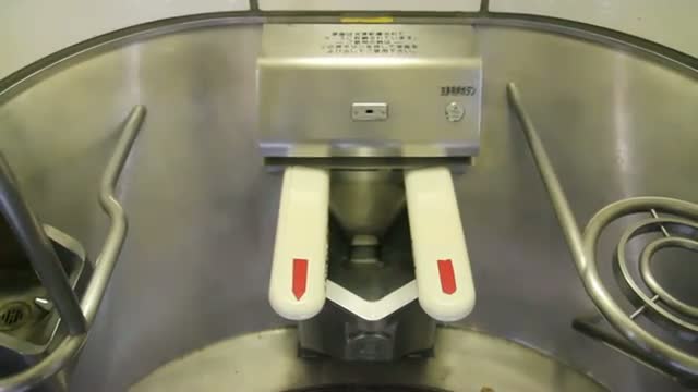 Watch Amazing Japanese toilet Video