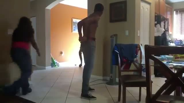 Watch Dad Hates Skinny Jeans Video