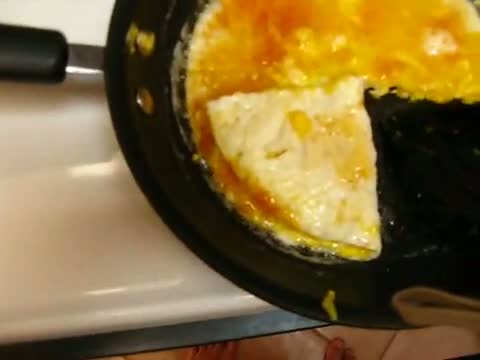 Watch How to Make an Egg Sandwich Video