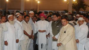 Watch An Iftar party hosted by the Prime Minister, Dr. Manmohan Singh in New Delhi on August 16, 2012. Video