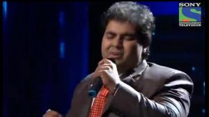 Watch INDIAN IDOL SEASON 6 - EPISODE 25 - BEST PERFORMANCES - VIPUL MEHTA SINGS 'AAJ MAUSAM BADA BEIMAAN HAI' - 24TH AUGUST 2012 Video