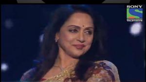 Watch INDIAN IDOL SEASON 6 - EPISODE 25 - SPECIAL MOMENTS - HEMA MALINI AND DHARMENDRA DANCING ON STAGE - 24TH AUGUST 2012 Video