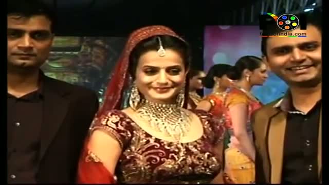 Watch Ameesha Patel - The Indian Bride Video