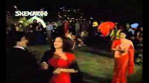 Watch Mohabbat Bade Kaam ki Cheez Hai - Trishul (1978) Video