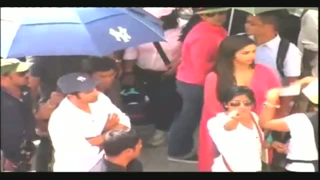 Watch Ranbir Kapoor fined for smoking in public Video