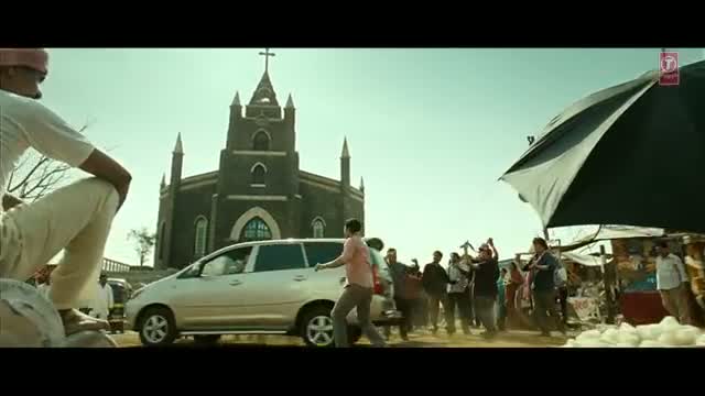 Watch Ishq Ki Dafli Baje - Kamaal Dhamaal Malamaal - Shreyas Talpade & Madhhurima Video