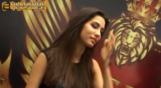 Watch Shahid Kapoor finds a new girlfriend Mallika Haydon Video