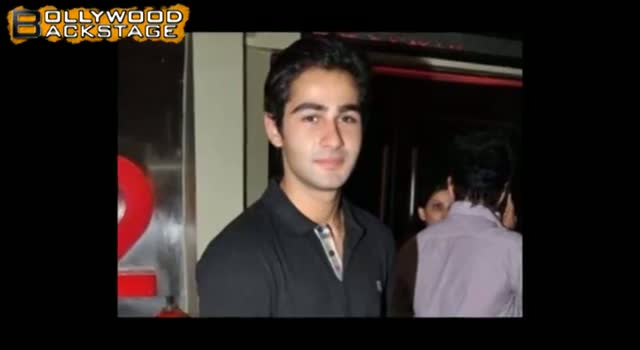 Watch Kareena Kapoor's BROTHER Armaan makes Bollywood DEBUT Video