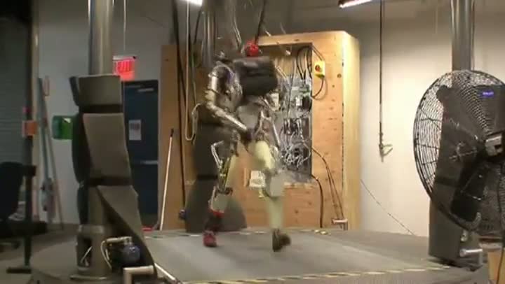 Watch Robot Swagger Video