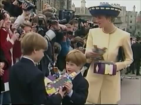 Watch Princess Diana 15th death anniversary: Admirers pay tribute Video