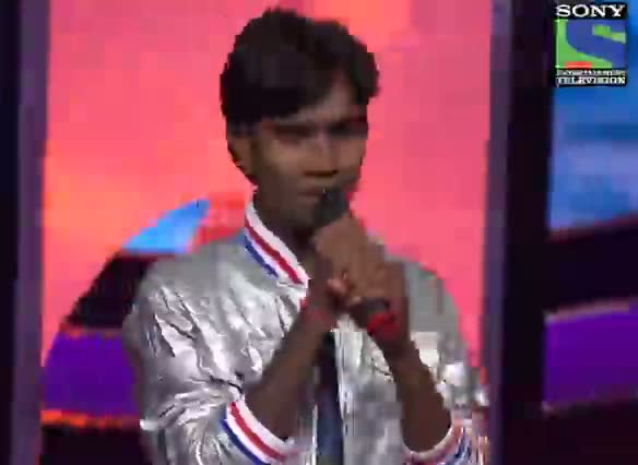 Watch INDIAN IDOL SEASON 6 - GRAND FINALE - EPISODE 28 - SPECIAL MOMENTS - MANOJ SINGING VERY FUNNY - 2ND AUGUST 2012 Video