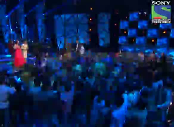 Watch INDIAN IDOL SEASON 6 - GRAND FINALE - EPISODE 28 - SPECIAL MOMENTS - RANBIR KAPOOR FUNNY DANCE - 2ND AUGUST 2012 Video