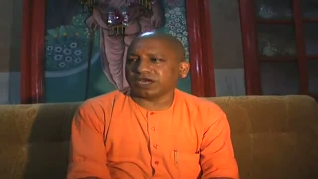 Watch Yogi Adityanath slams Raj Thackeray for comments on Biharis Video