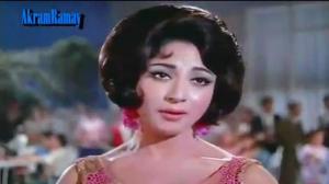 Watch Gairon Pe Karam Apnon Pe Sitam - Aankhen (1968) Lata Mangeshkar Video