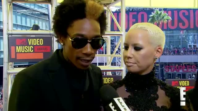 Watch 2012 VMAs: Wiz Khalifa and Amber Rose Video