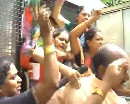 Watch Ram Naik takes a jibe at PM Video