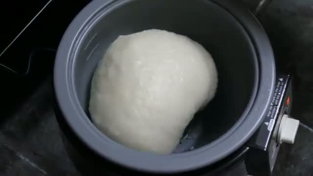 Watch Machine kneads rice into mochi Video