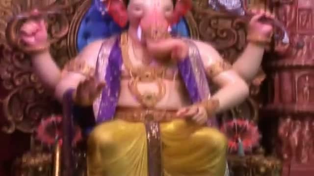 Watch First look Of Lalbaugcha raja this year Video