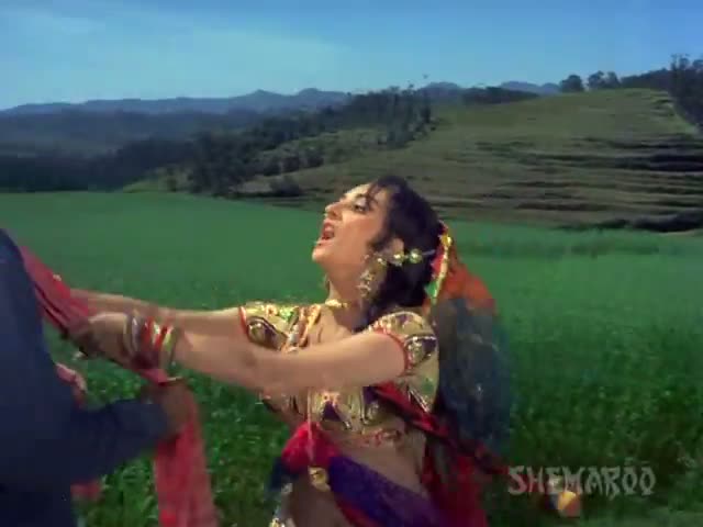 Watch Chhoti Si Umar - Bairaag (1976) - Dilip Kumar & Saira Banu Video