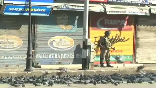 Watch Authorities impose restrictions in Srinagar Video