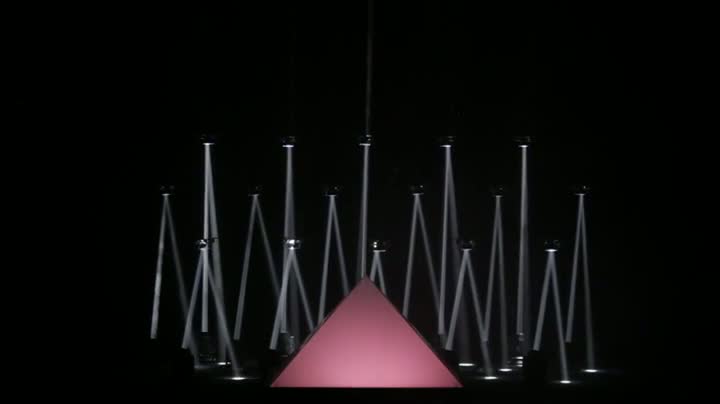 Watch Amazing Quadrotor Light Show Video