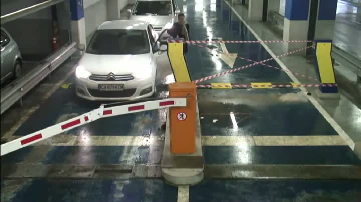Watch Woman Driver Vs. Parking Barrier Video
