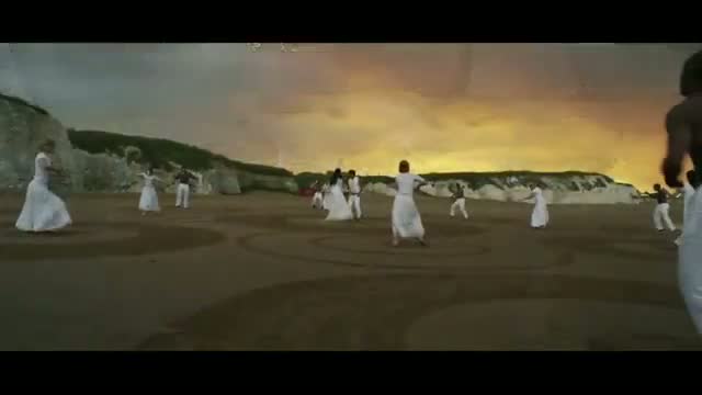 Watch Uyirin Uyire song from Thaandavam Video