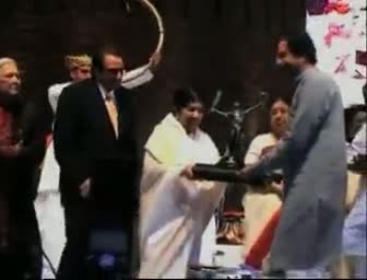 Watch Happy Birthday Lata Mangeshkar! Melody queen turns 83 Video