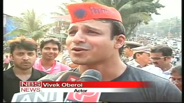 Watch Spotted Vivek Oberoi at Lalbaugh Cha Raja Video