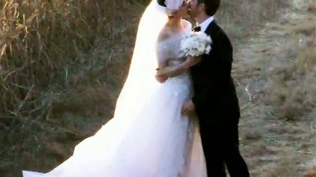 Watch Anne Hathaway and Adam Shulman Marry In A Low Key Ceremony! Video