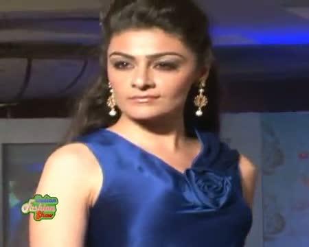 Watch Indian Model Without bra On Ramp Video