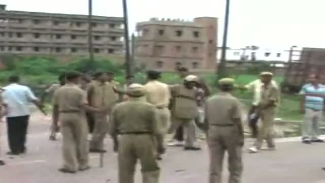 Watch Police crackdown on LNMU student wanting to meet Prez Video