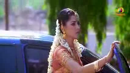 Watch Chirunavvutho Scenes - Shaheen Eloping From Her Wedding - Venu, Shaheen - Telugu Cinema Movies Video