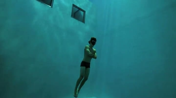 Watch Crazy Free-diver Has Amazing Skills Video