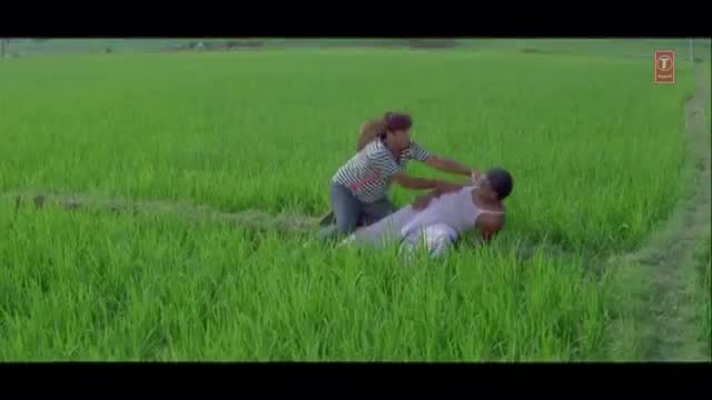 Watch Babu Suna Hummar Batiya - Full Bhojpuri Video Song - From Movie Pyar Karela Himmat Chahin Video