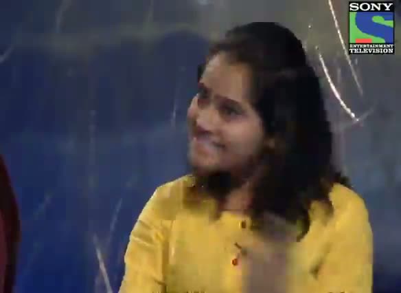 Watch KBC 2012 - Season 6 - Episode 15 - AB Special - Deepika Sahay recites a beautiful poem for Amitabh Bachchan - 12th Oct 2012 Video
