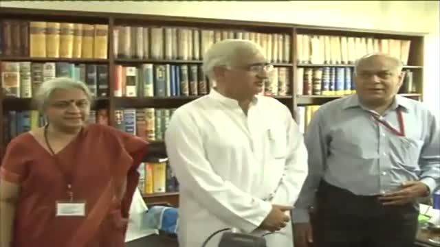 Watch Khurshid's trouble compounds with CAG report Video