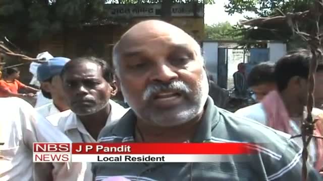 Watch Accident victim loses arm in RPF Police skirmish Video