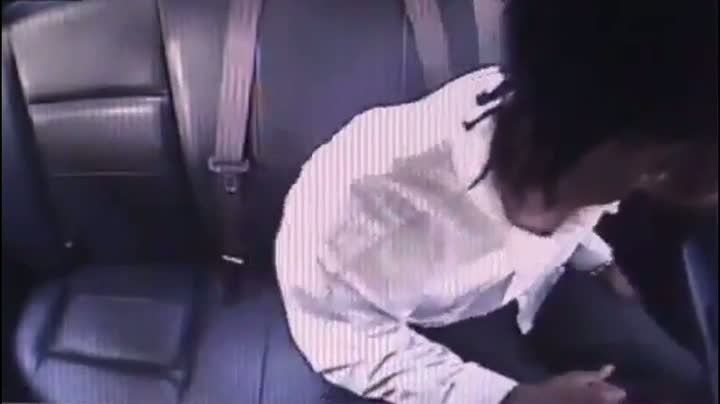 Watch Guy Escapes From Back of Cop Car With Handcuffs On Video