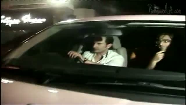 Watch Kareena Kapoor-Saif Ali Khan wedding: What were the bride and groom wearing? Video