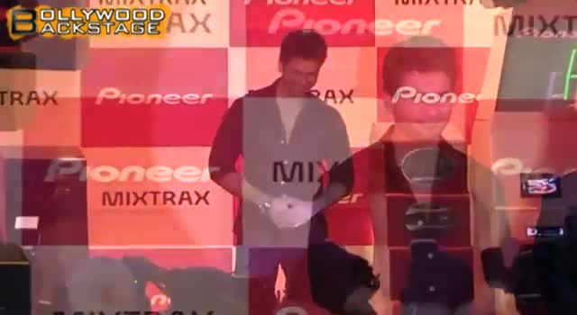 Watch Shahid Kapoor WISHES Saif Kareena on WEDDING Video
