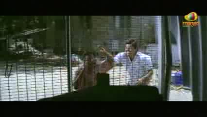 Watch Shadow hero Venkatesh Chanti scenes - Venkatesh trying to save Meena - Telugu Cinema Movies Video