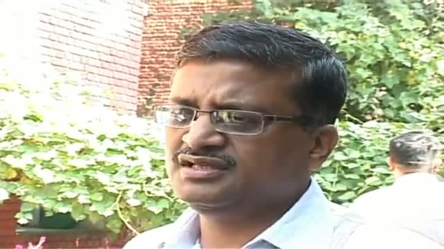 Watch Khemka asks Gupta to go to court if his order is wrong Video